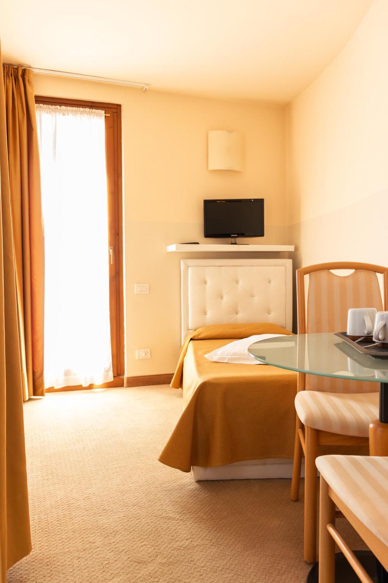 Hotel Dependance Silvestro غارْدا المظهر الخارجي الصورة