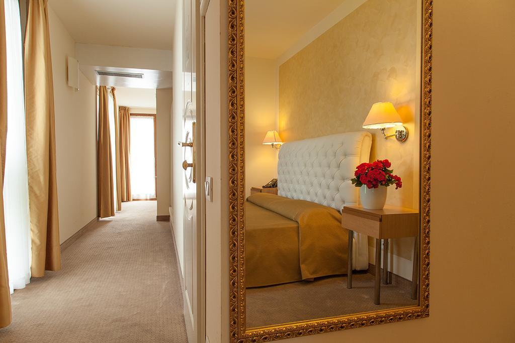 Hotel Dependance Silvestro غارْدا الغرفة الصورة